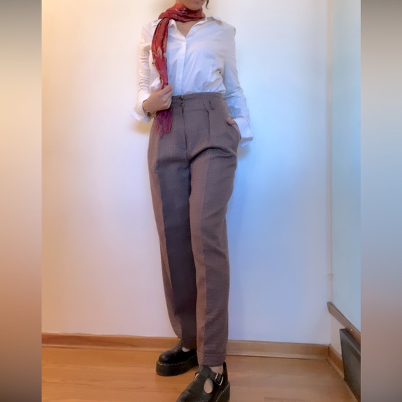 Outfit. Vintage slacks and 100% silk scarf - Picture 5 of 10